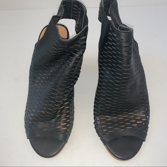 Steve Madden Black NANCII Open Bootie Sz 7 - Picture 3 of 9